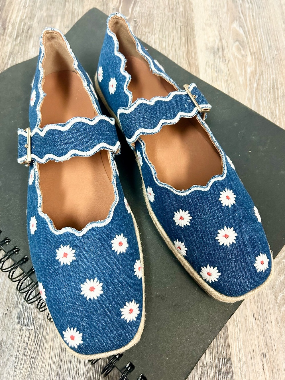 MAEVE 🌼 NWT Scalloped Edge Mary Jane Espadrille Flat - Size 10